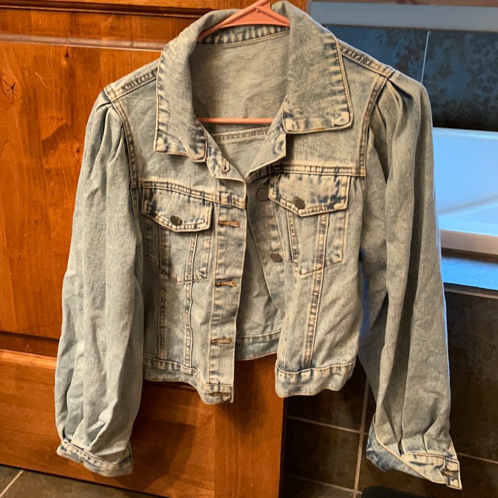 SHEIN Jean jacket puff shoulder small nwot